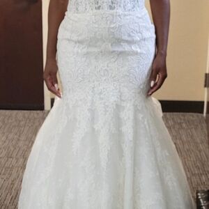 PRONOVIAS 'FINGAL' BRIDAL GOWN